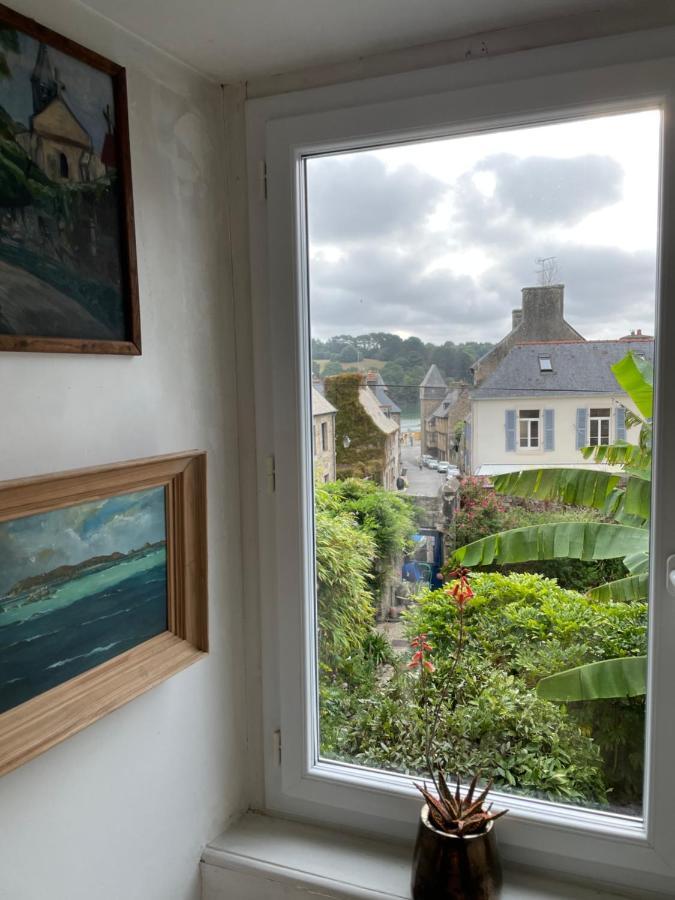 Appartement De 1634 Avec Balcon Au Sud Sur Jardin En Plein Coeur Historique Tréguier Exteriör bild