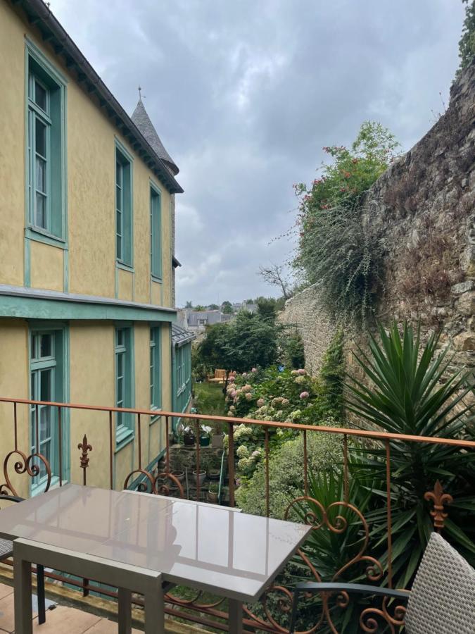 Appartement De 1634 Avec Balcon Au Sud Sur Jardin En Plein Coeur Historique Tréguier Exteriör bild