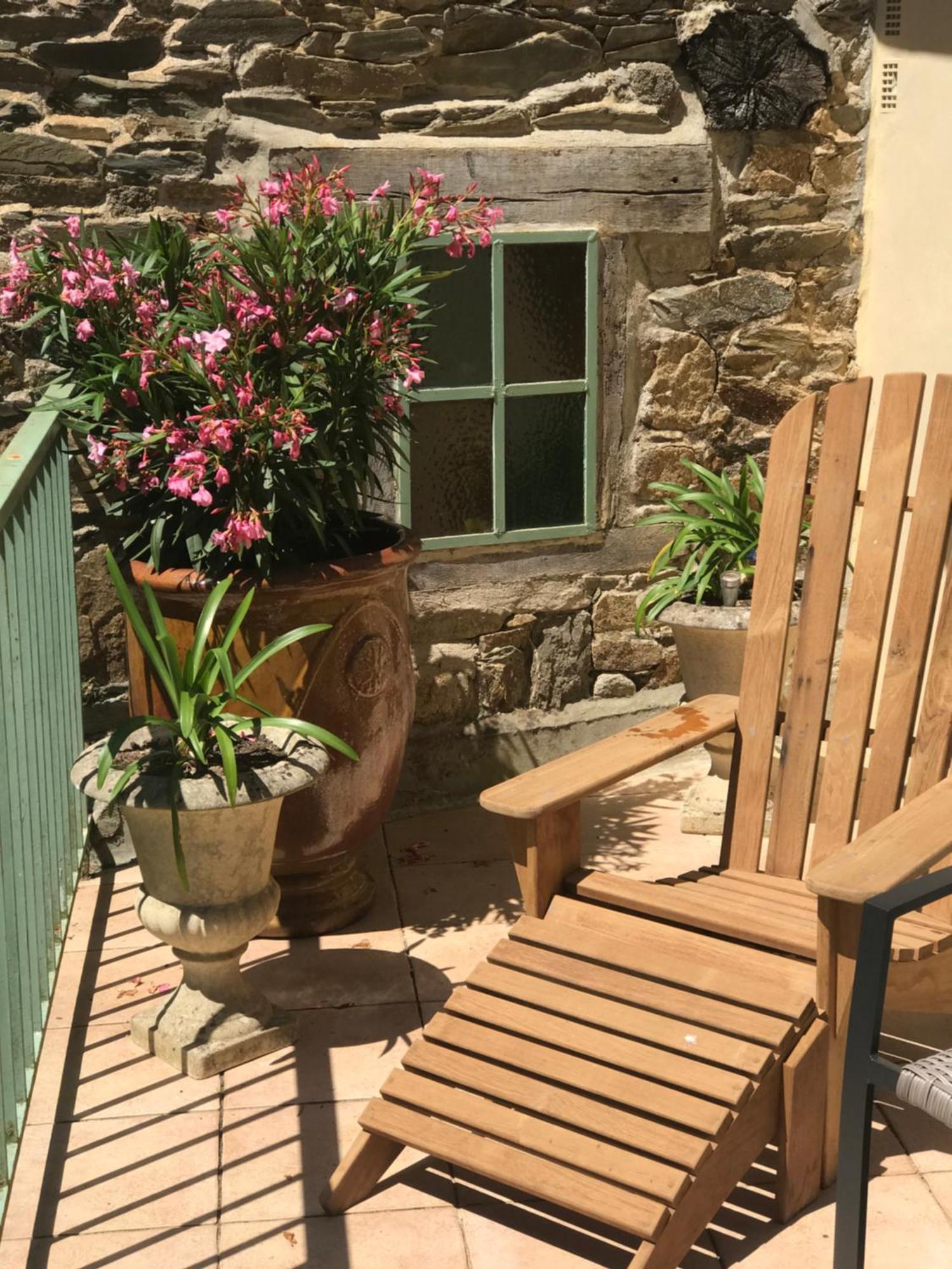 Appartement De 1634 Avec Balcon Au Sud Sur Jardin En Plein Coeur Historique Tréguier Exteriör bild